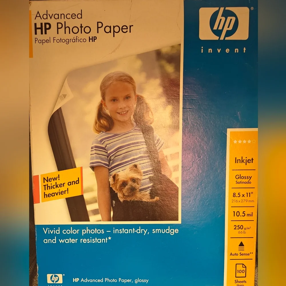 HP Glossy Photo Paper Pack - Blue and White
